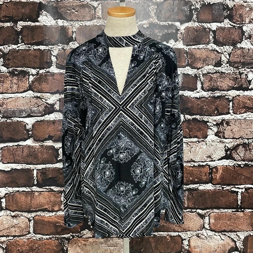Free People Tunic Womens Small S Black Blouse Keyhole Long Sleeve Geometric